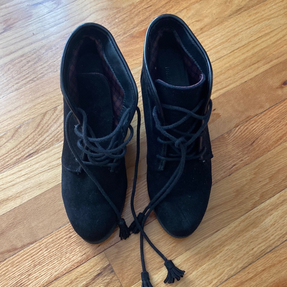 New madden girl black booties